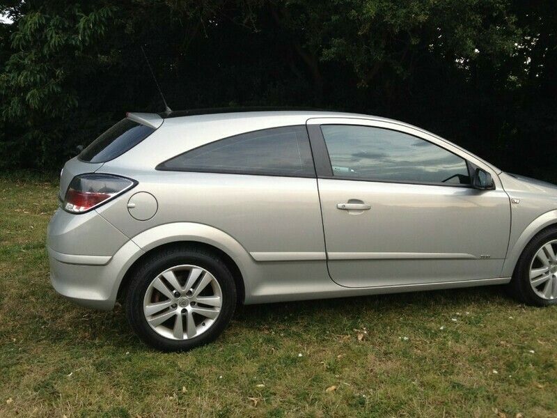 Used Vauxhall Astra Sport 101 HP (74 kW) 2007 Beige Hatchback