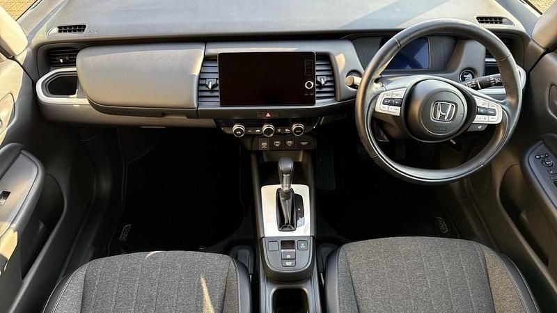 Used Honda Jazz Hybrid 109 HP (80 kW) 2023 Red Hatchback