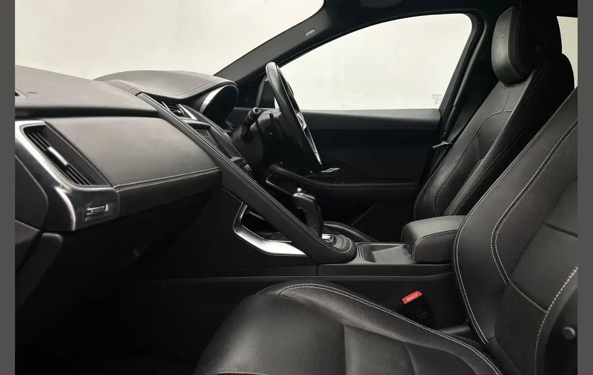 Used Jaguar E-Pace R-Dynamic 245 HP (180 kW) 2019 Black SUV