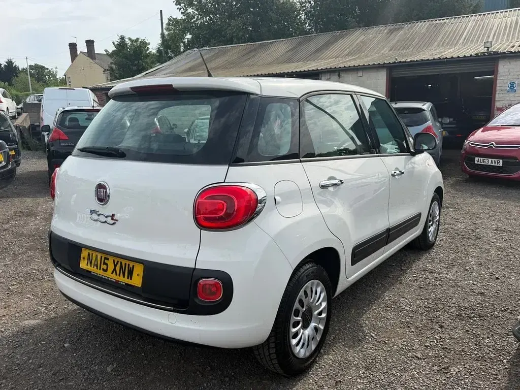Used Fiat 500L Pop 95 HP (69 kW) 2015 White MPV