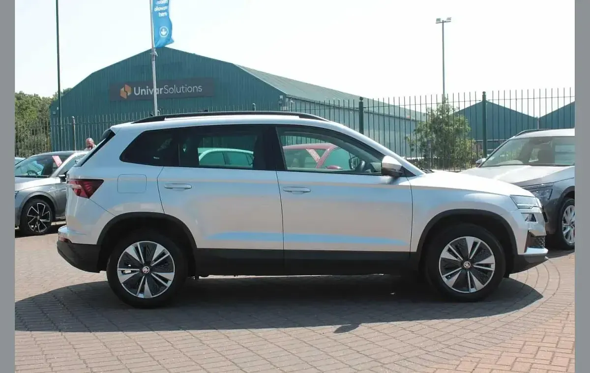 Used Skoda Karoq SE Drive 147 HP (108 kW) 2024 Brilliant silver metallic SUV