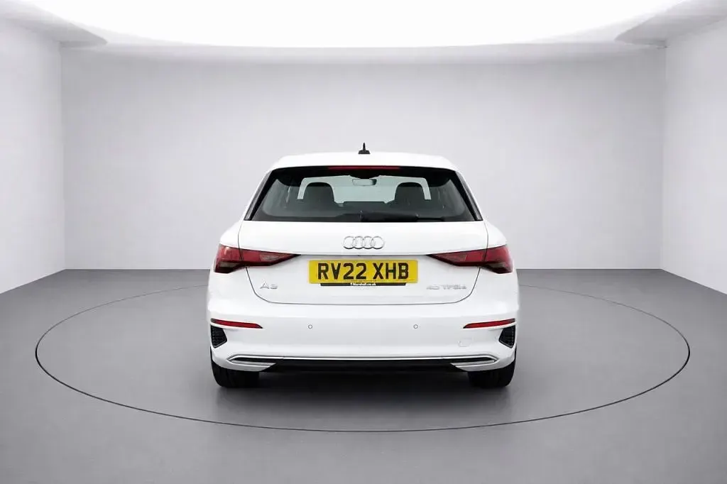 Used Audi A3 Sportback Sport 204 HP (150 kW) 2022 White Hatchback