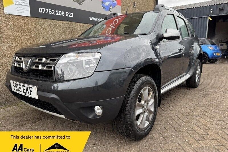 Grey Used 2015 Dacia Duster Lauréate SUV | £4,690 (Good price) - Image 1/1