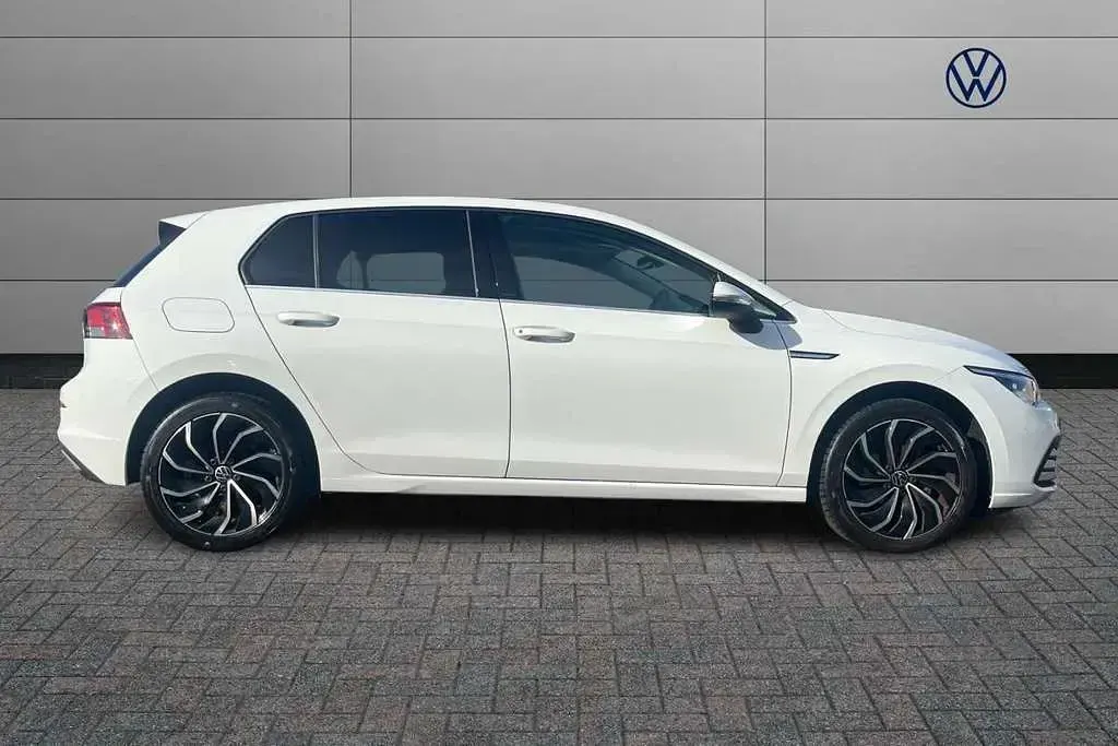 Used VW Golf VIII Edition 128 HP (94 kW) 2023 White Hatchback