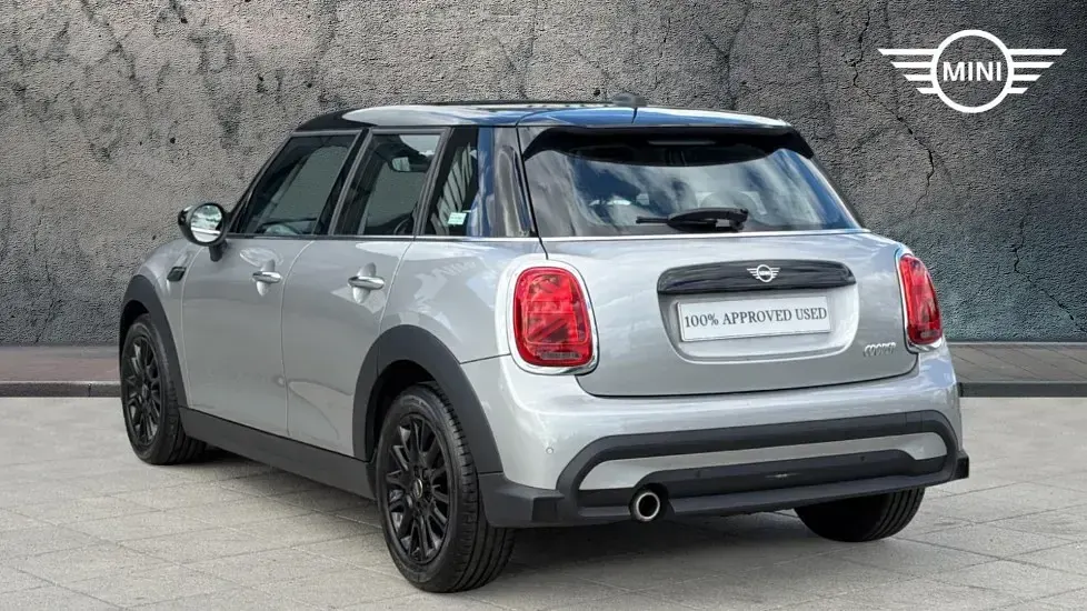 Used Mini Cooper Classic 134 HP (98 kW) 2023 Silver Hatchback