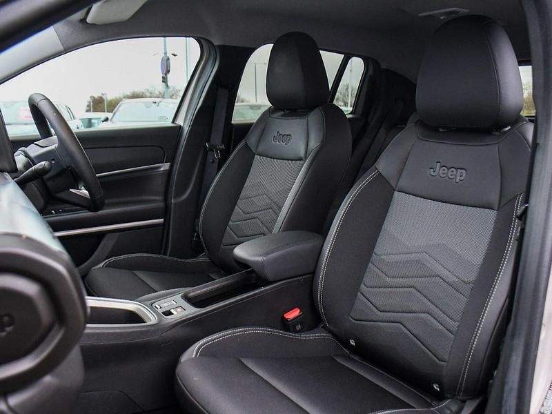 Used Jeep Avenger EV Summit 113 kW (154 HP) 2024 Brown SUV