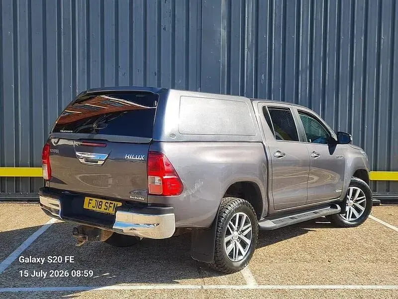 Used Toyota HiLux 150 HP (110 kW) 2018 Grey Pickup