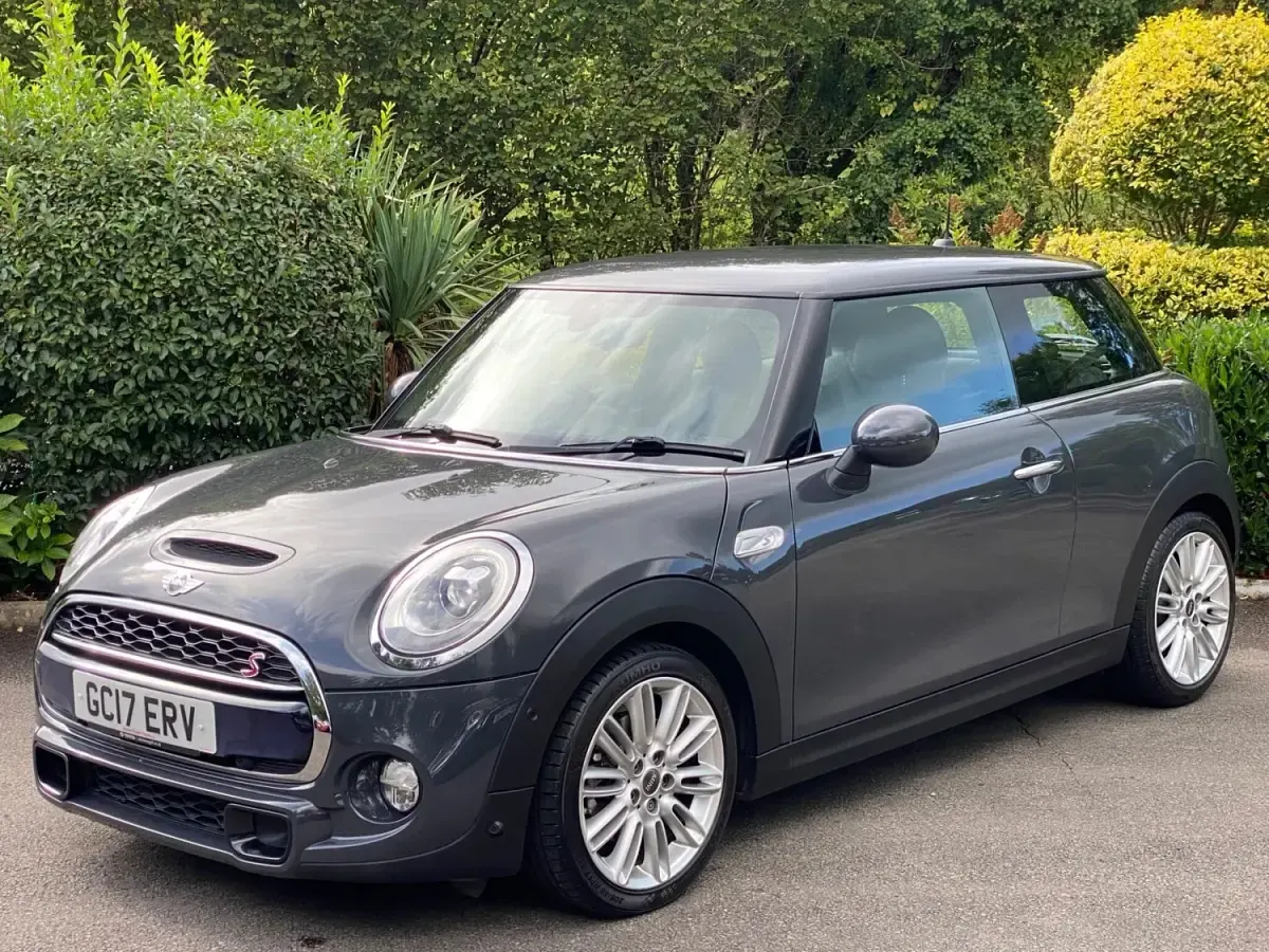 Usado Mini Cooper S Hatch 2017 Cinzento Citadino