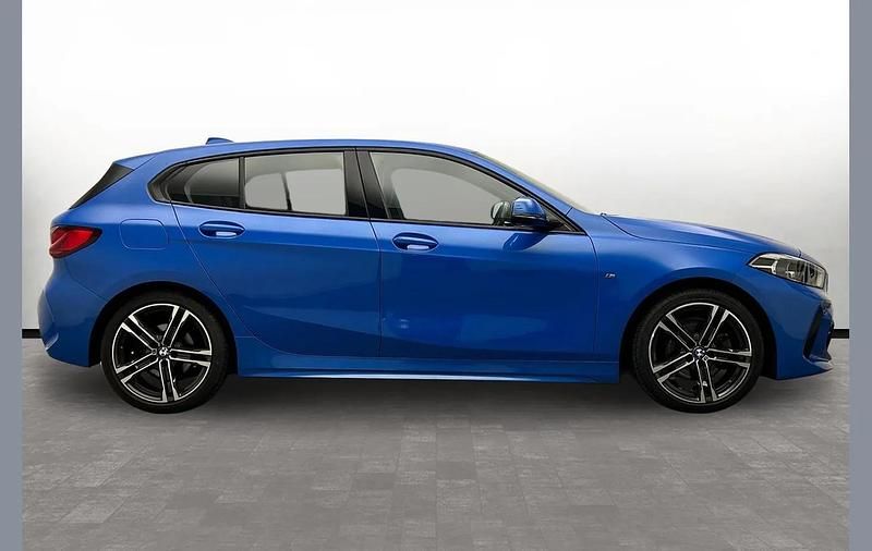 Used BMW 118 M Sport 134 HP (98 kW) 2022 Blue Hatchback