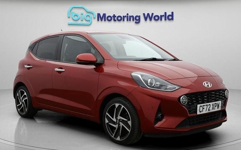 Used Hyundai i10 Premium 84 HP (61 kW) 2023 Red Hatchback