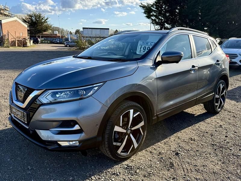 Used Nissan Qashqai Tekna 110 HP (80 kW) 2017 Grey SUV