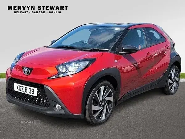 Used Toyota Aygo X 72 HP (52 kW) 2022 Red SUV