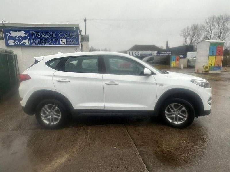 Used Hyundai Tucson 132 HP (97 kW) 2016 White SUV