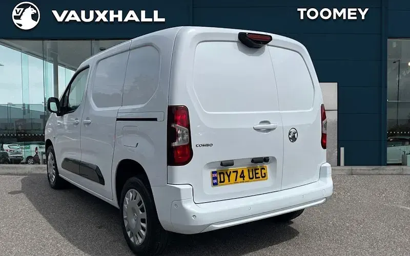 Used Vauxhall Combo 102 HP (75 kW) 2026 MPV