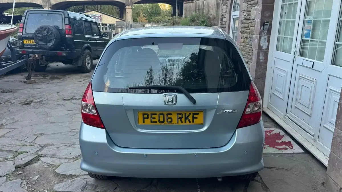 Used Honda Jazz SE 83 HP (61 kW) 2006 Blue Hatchback