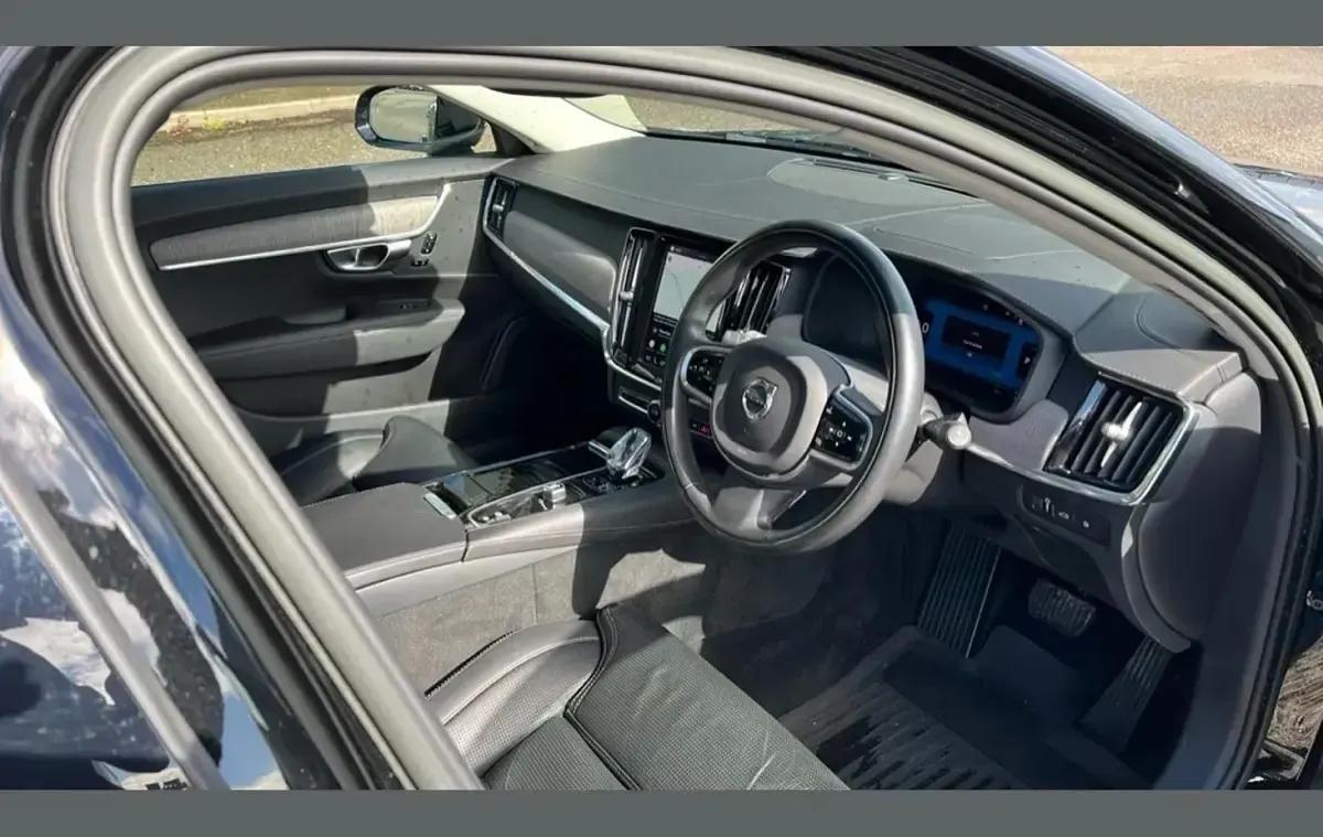 Used Volvo V90 Inscription 350 HP (257 kW) 2022 Black Estate