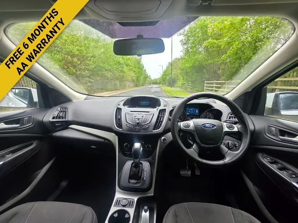 Begagnad Ford Kuga Zetec 163 HK (119 kW) 2014 Vit SUV