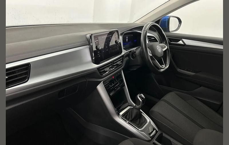 Used VW T-Roc Life 147 HP (108 kW) 2022 Blue SUV