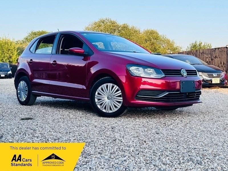 Wine red Used 2015 VW Polo Comfortline Hatchback | £8,495 (Good price) - Image 1/4