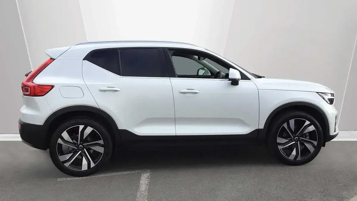 Used Volvo XC40 Ultra 194 HP (142 kW) 2025 White SUV