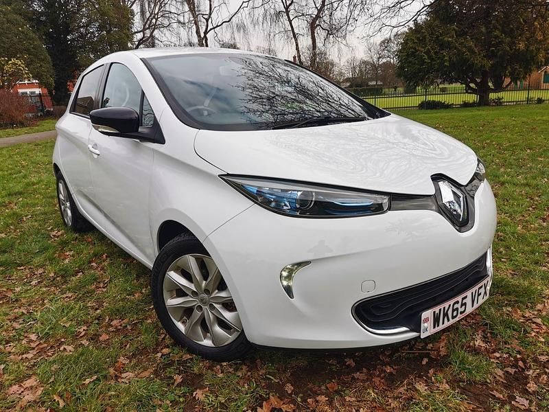 White Used 2015 Renault Zoe Dynamique Hatchback | £4,990 (Fair price) - Image 1/4