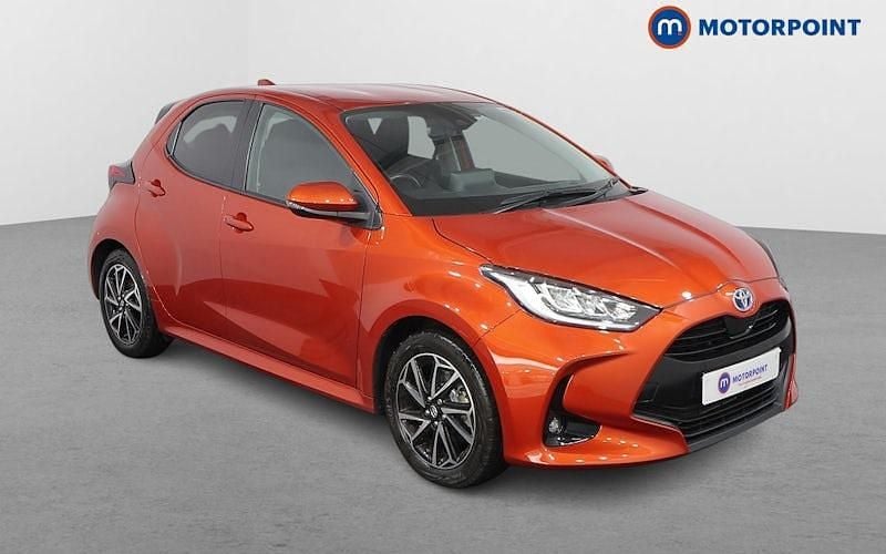 Used 2025 Toyota Yaris Hybrid Design Hatchback | £17,349 (Super price) - Image 1/4