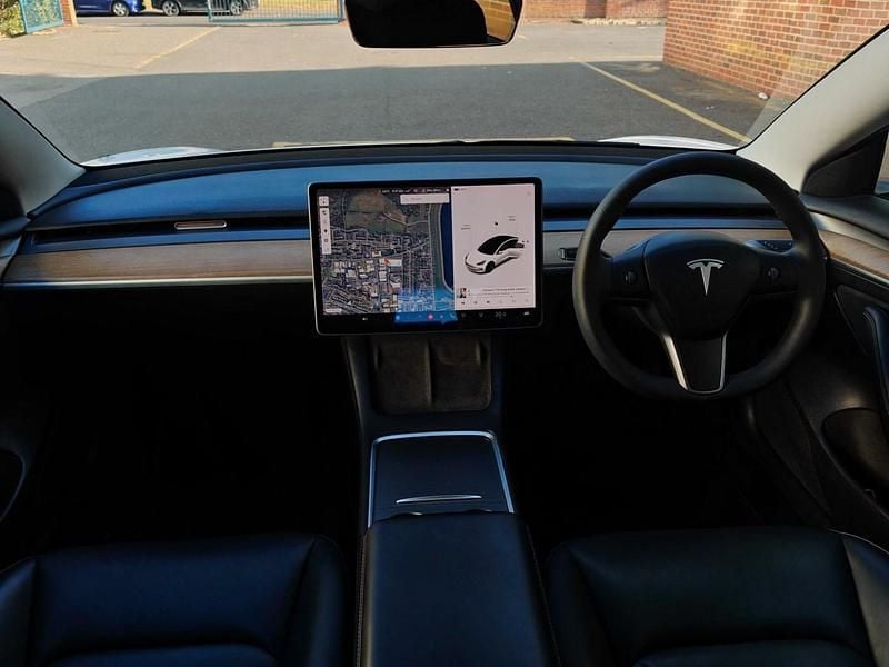 White Used 2021 Tesla Model 3 Long Range AWD Sedan | £18,099 (Fair price) - Image 1/4