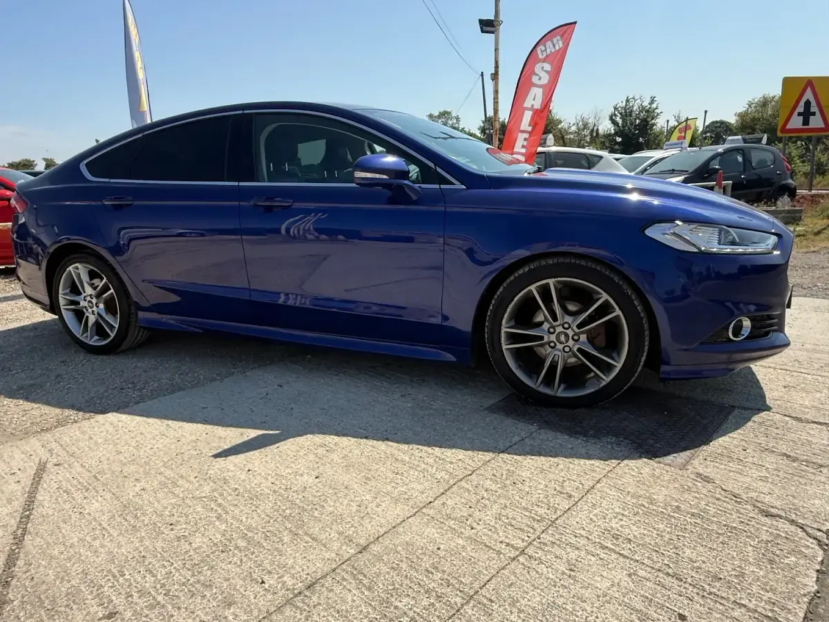 Used Ford Mondeo Titanium 180 HP (132 kW) 2015 Blue Hatchback