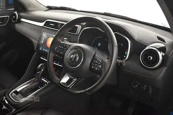Używany MG ZS Exclusive 111 KM (81 kW) 2023 Niebieski SUV