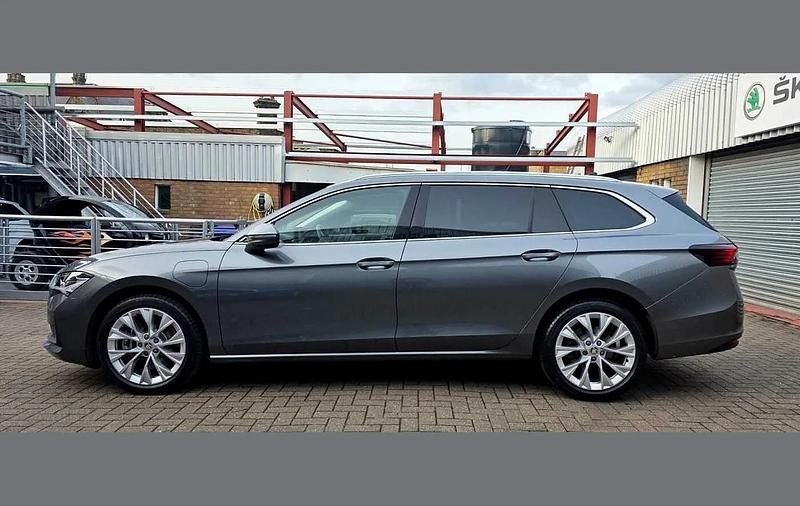 Used Skoda Superb SE L 200 HP (147 kW) 2024 Grey Estate