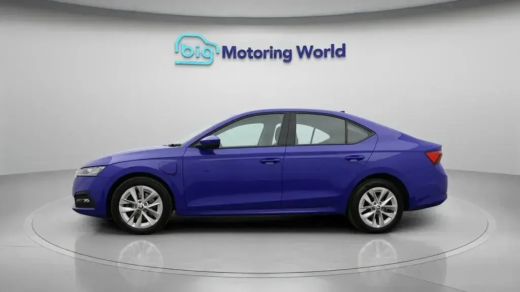 Used Skoda Octavia SE Technology 204 HP (150 kW) 2023 Blue Hatchback