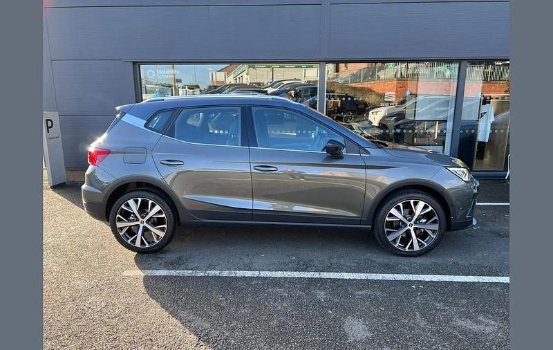 New Seat Arona Xperience Lux 113 HP (83 kW) 2025 Mntngrn+grey rf SUV