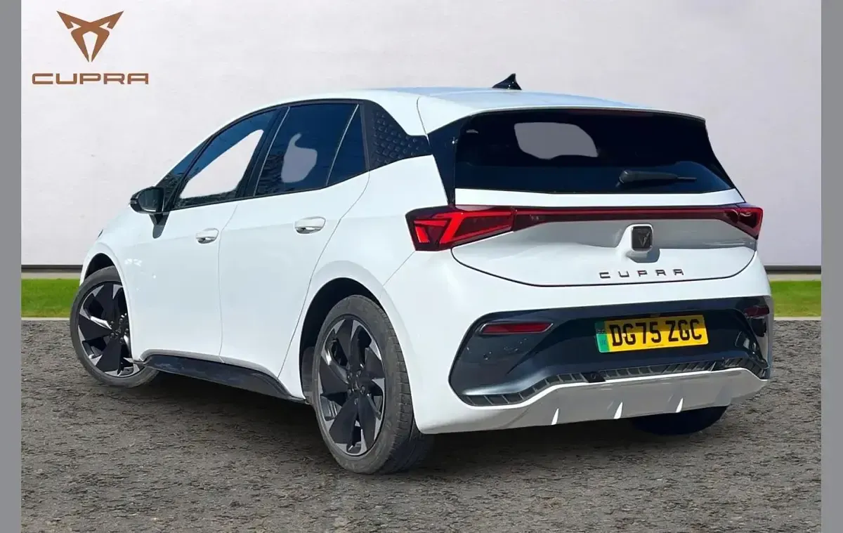 Used Cupra Born e-Boost 169 kW (231 HP) 2025 White Hatchback