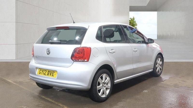 Usado VW Polo Match 60 HP (44 kW) 2012 Prateado Citadino