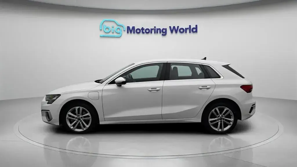 Used Audi A3 Sportback Sport 204 HP (150 kW) 2024 White Hatchback