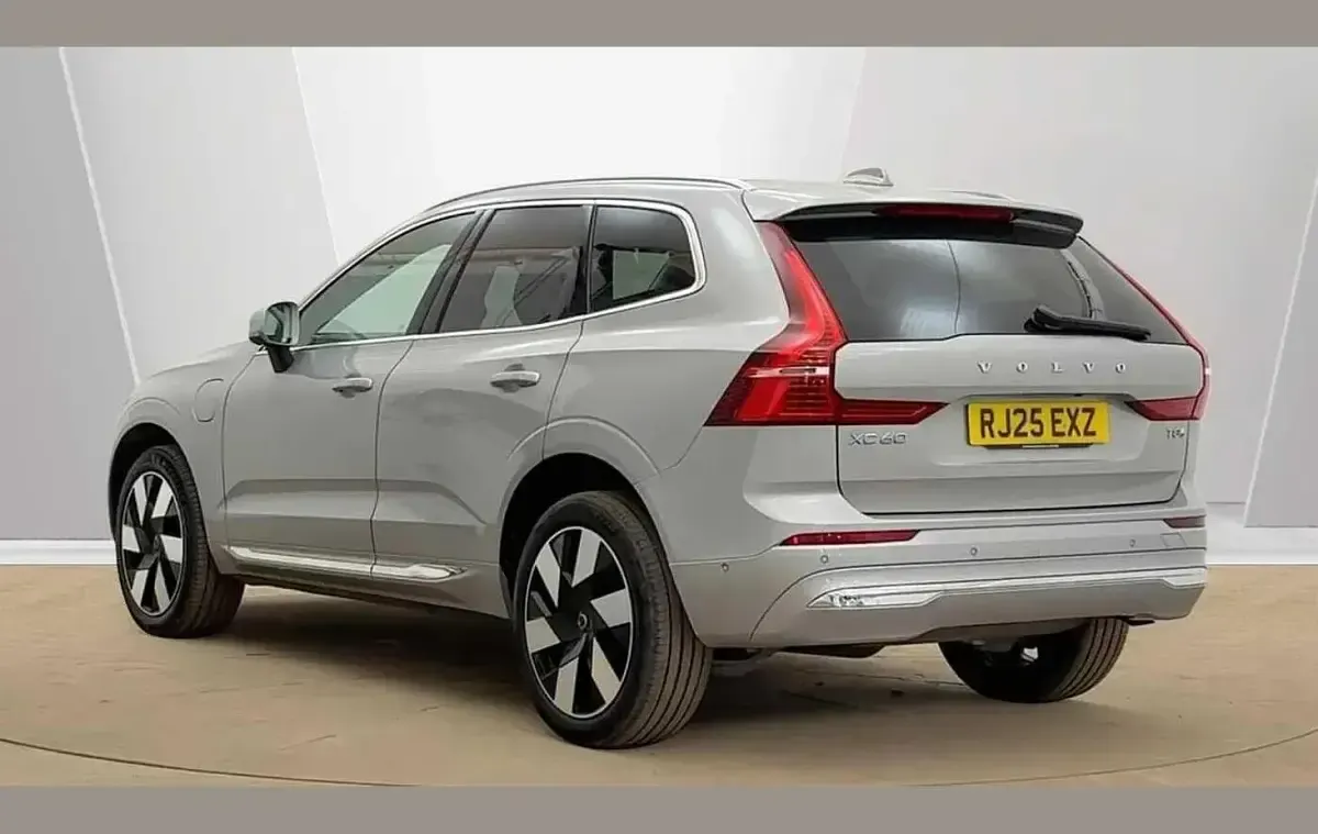 Used Volvo XC60 Ultra 449 HP (330 kW) 2025 Silver SUV