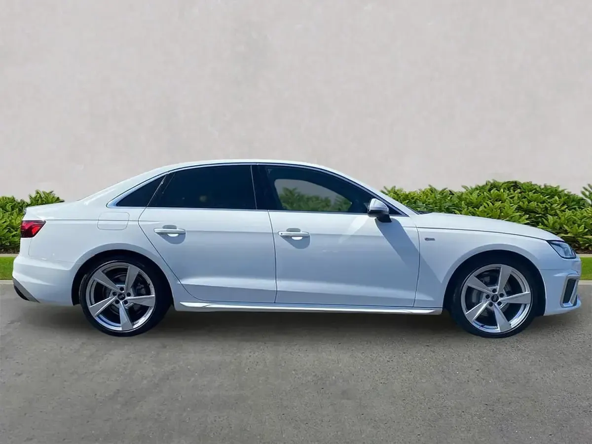 Used Audi A4 S-Line 204 HP (150 kW) 2024 White Sedan