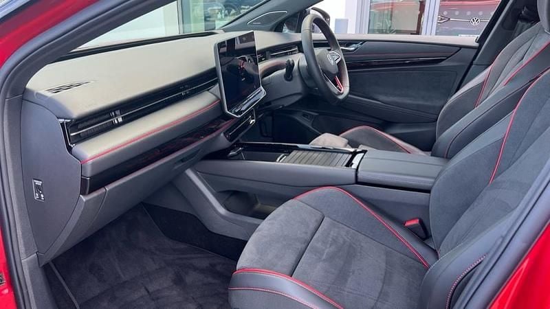 New VW ID.7 GTX 250 kW (340 HP) 2026 Kings red premium metallic black