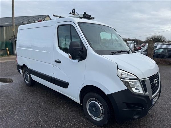 White Used 2019 Nissan NV400 SE Van | £6,995 (Expensive) - Image 1/1