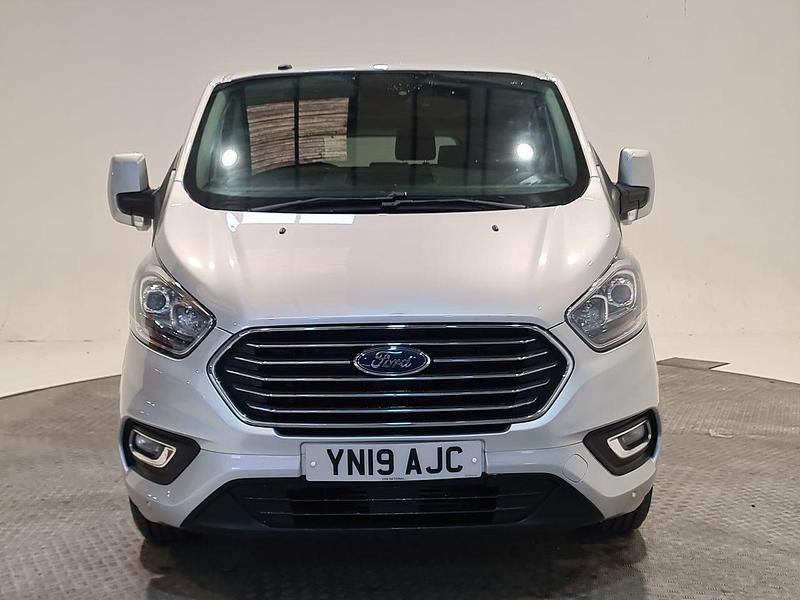 Used Ford Tourneo Custom Zetec 130 HP (95 kW) 2019 Silver Van
