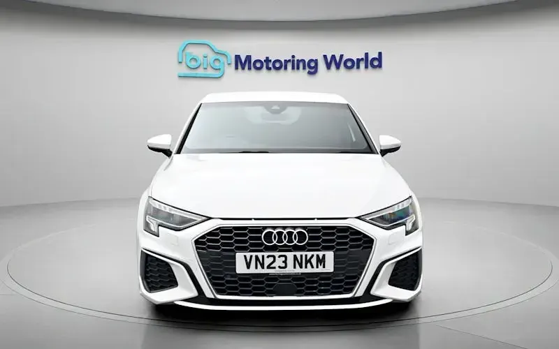 Begagnad Audi A3 Sportback S-Line 110 HK (80 kW) 2023 Vit Halvkombi