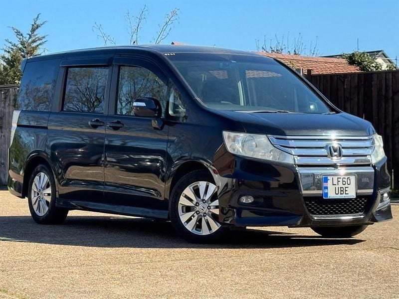 Używany Honda Stepwgn 2021 Czarny Minivan