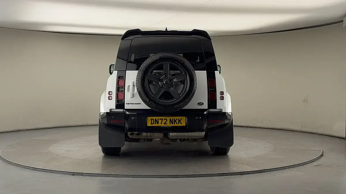 Używany Land Rover Defender SE Dynamic 250 KM (183 kW) 2022 Biały SUV