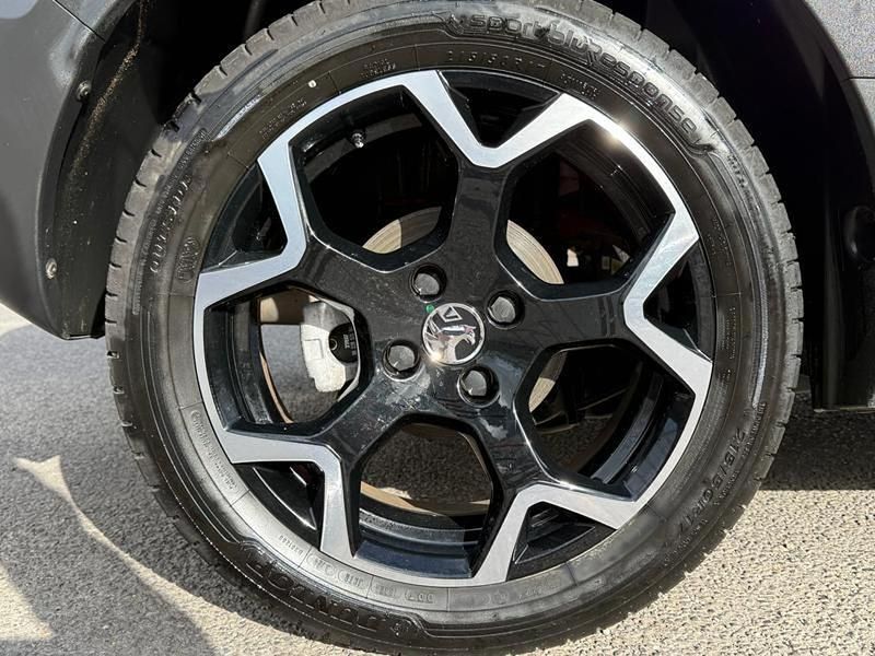 Used Vauxhall Crossland Ultimate 108 HP (79 kW) 2022 Red SUV