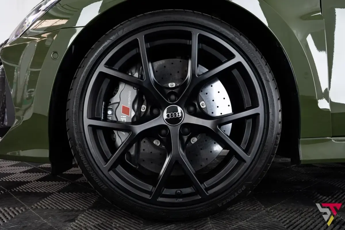 Usado Audi RS3 Comfort 400 HP (294 kW) 2024 Verde Sedan