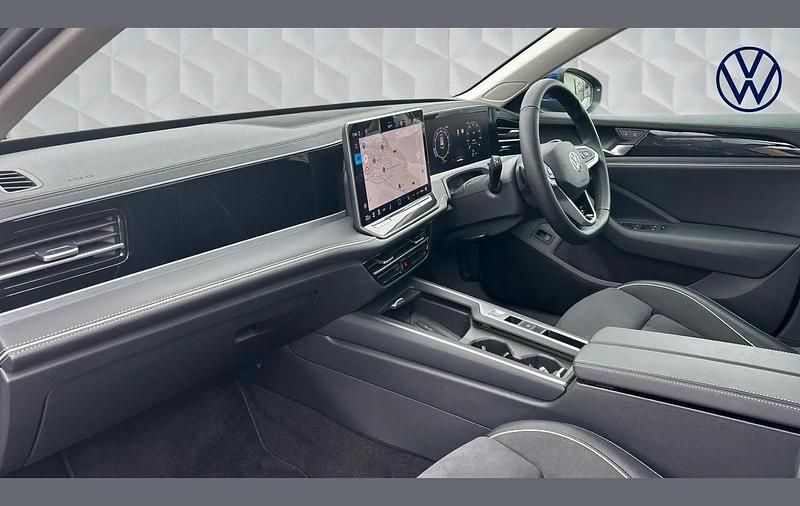 Used VW Passat Life 147 HP (108 kW) 2025 Blue Estate