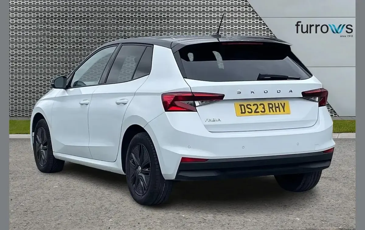 Used Skoda Fabia Colour Edition 108 HP (79 kW) 2023 White Hatchback