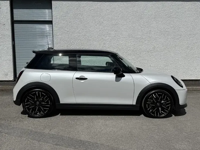 Used Mini Cooper S Exclusive 204 HP (150 kW) 2025 White Hatchback