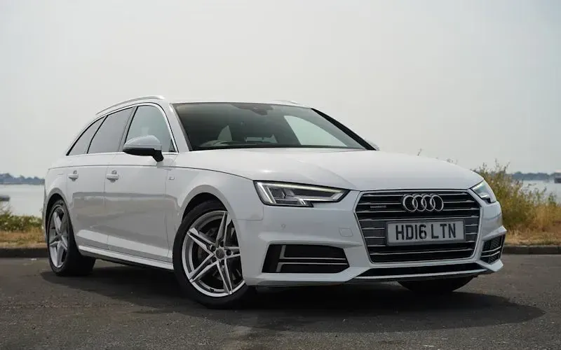 Used Audi A4 S-Line 190 HP (139 kW) 2017 Estate