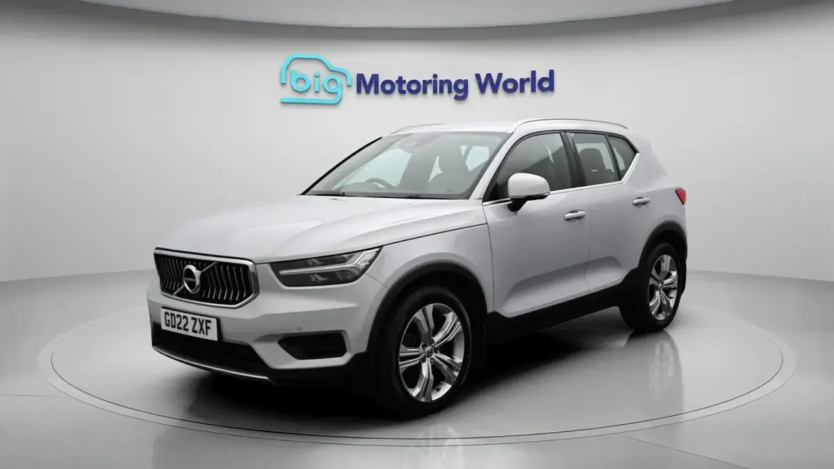 Used Volvo XC40 Inscription 197 HP (144 kW) 2022 Silver SUV
